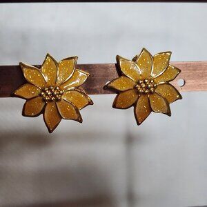 Avon Enamel Gold Plated Yellow Iridescent Sparkle Poinsettia Clip On Earrings